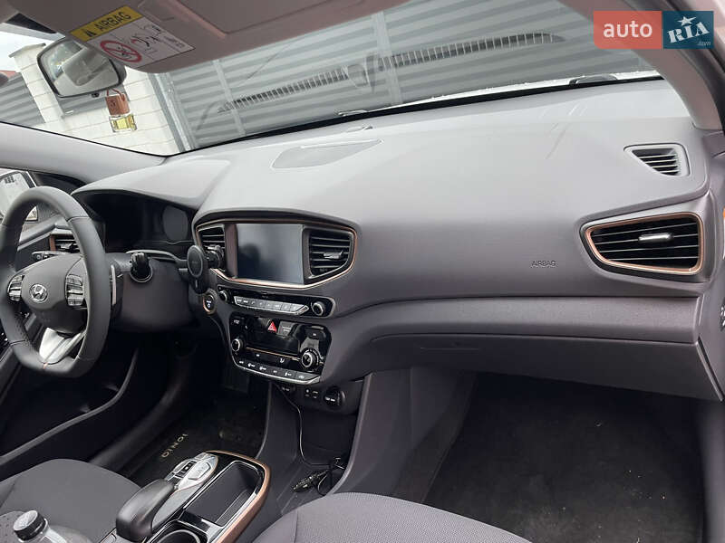 Хетчбек Hyundai Ioniq 2017 в Одесі
