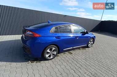 Хэтчбек Hyundai Ioniq 2018 в 
