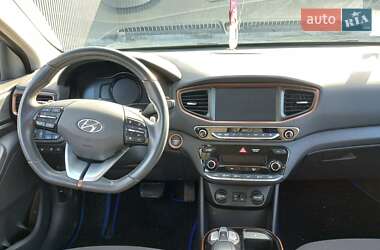 Хэтчбек Hyundai Ioniq 2018 в 