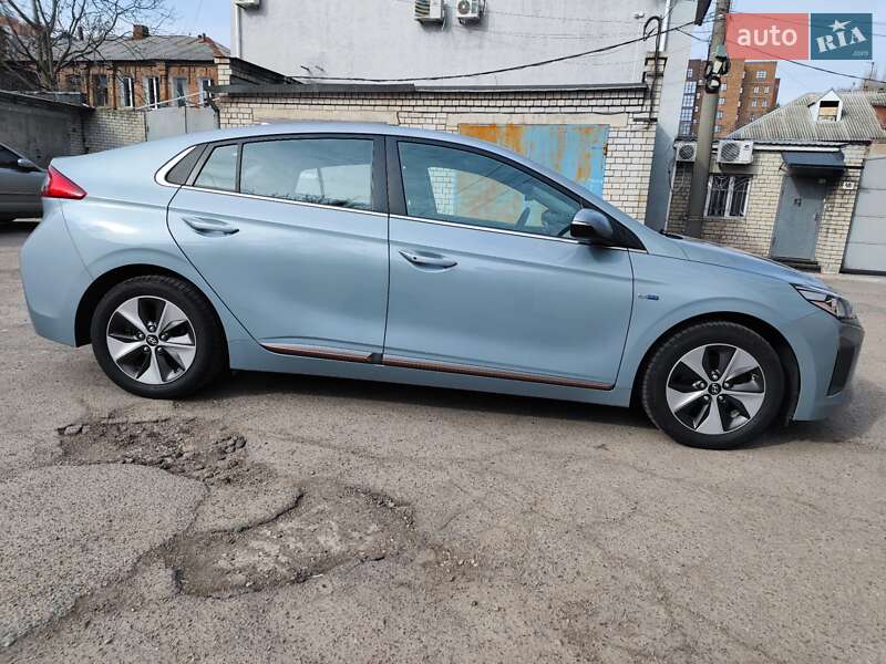 Хэтчбек Hyundai Ioniq 2017 в Днепре