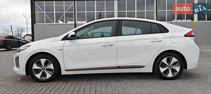 Хетчбек Hyundai Ioniq 2017 в Бершаді