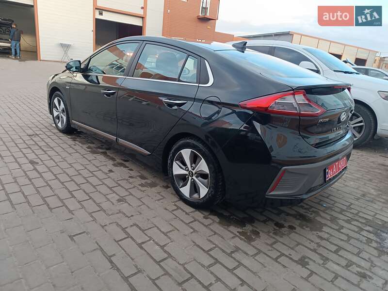 Хетчбек Hyundai Ioniq 2018 в Києві