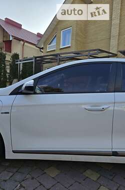 Хэтчбек Hyundai Ioniq 2016 в Львове