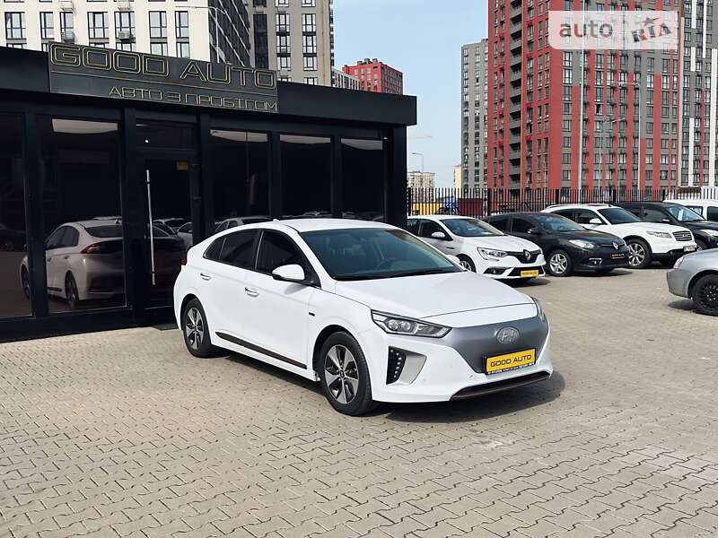 Хэтчбек Hyundai Ioniq 2019 в Киеве