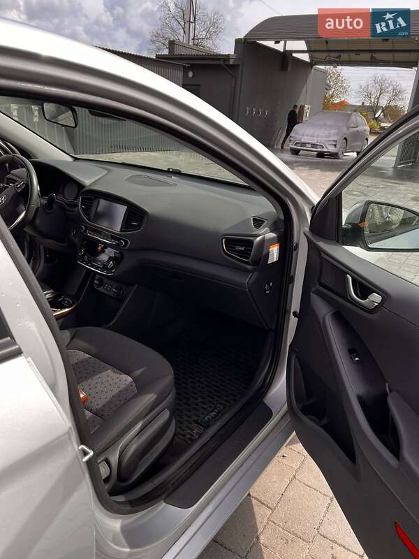 Хетчбек Hyundai Ioniq 2018 в Бродах