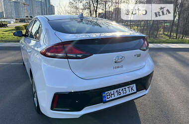 Лифтбек Hyundai Ioniq 2019 в Киеве