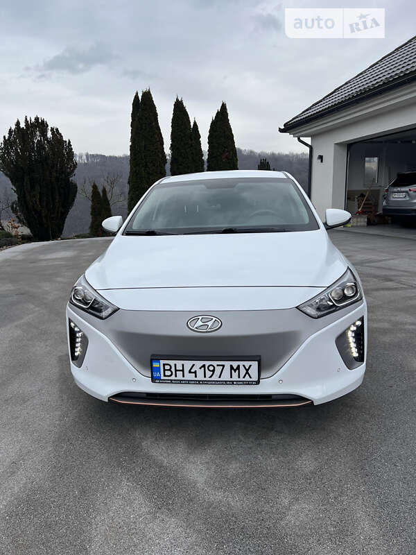 Хэтчбек Hyundai Ioniq 2019 в Одессе