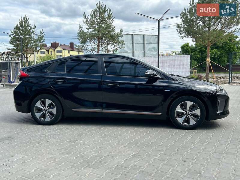 Хэтчбек Hyundai Ioniq 2017 в Ровно