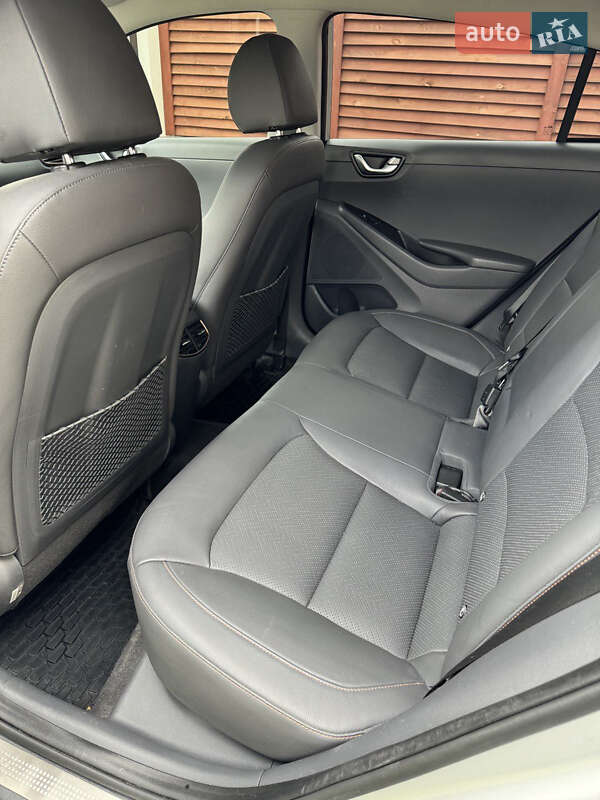 Хэтчбек Hyundai Ioniq 2018 в Житомире