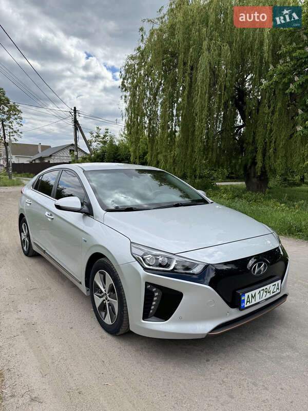 Хэтчбек Hyundai Ioniq 2018 в Житомире