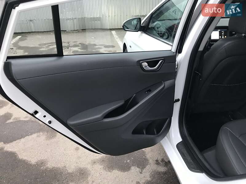 Хетчбек Hyundai Ioniq 2018 в Житомирі