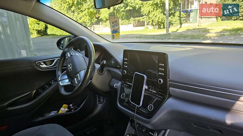 Лифтбек Hyundai Ioniq 2021 в Кропивницком