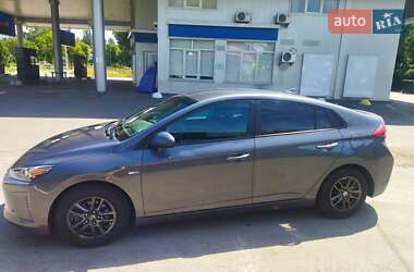 Хэтчбек Hyundai Ioniq 2017 в 