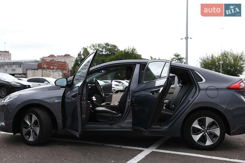 Лифтбек Hyundai Ioniq 2019 в Киеве