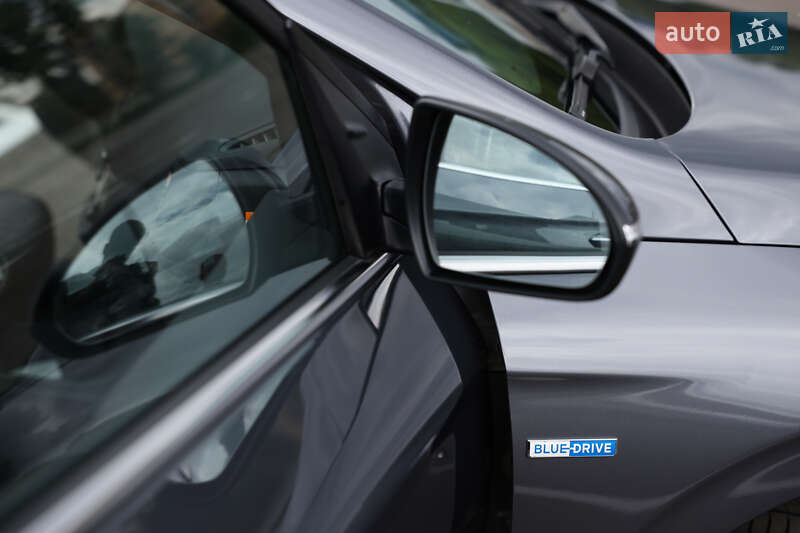 Лифтбек Hyundai Ioniq 2019 в Киеве