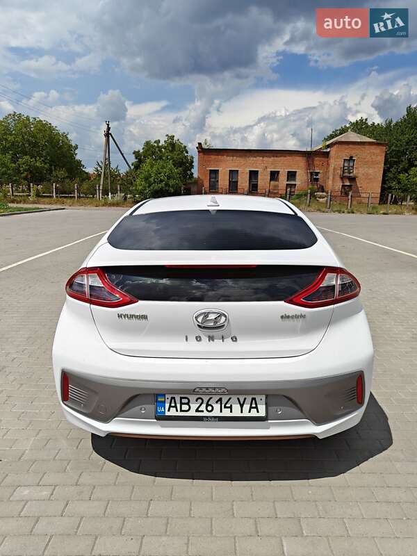 Хетчбек Hyundai Ioniq 2017 в Бершаді