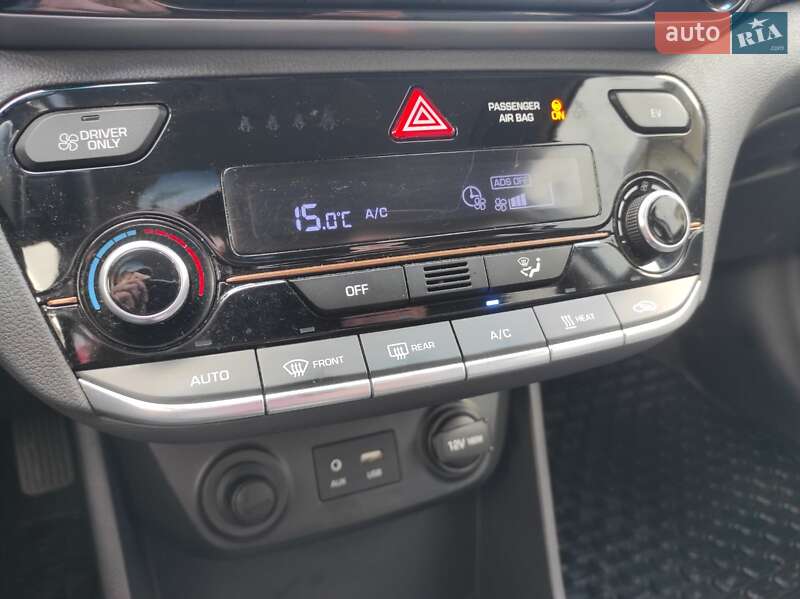 Хетчбек Hyundai Ioniq 2017 в Хмільнику