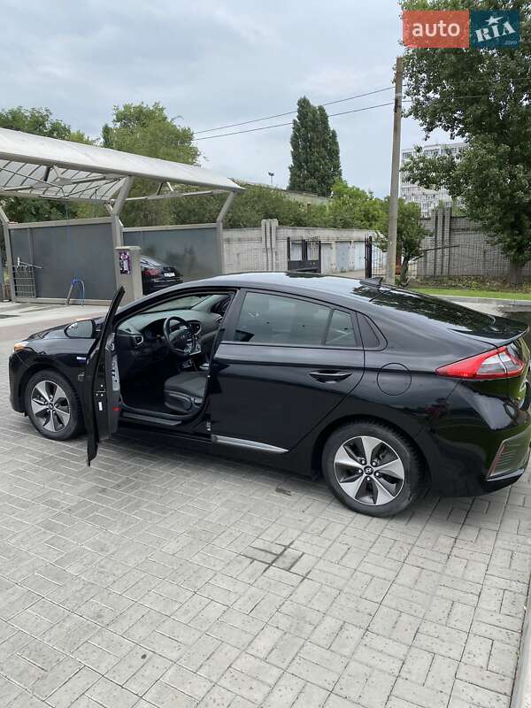 Ліфтбек Hyundai Ioniq 2017 в Дніпрі