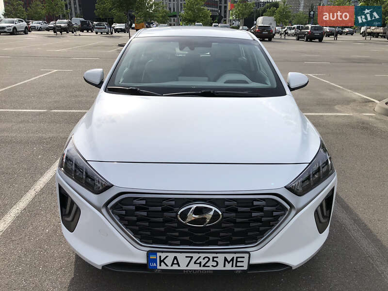 Лифтбек Hyundai Ioniq 2020 в Киеве