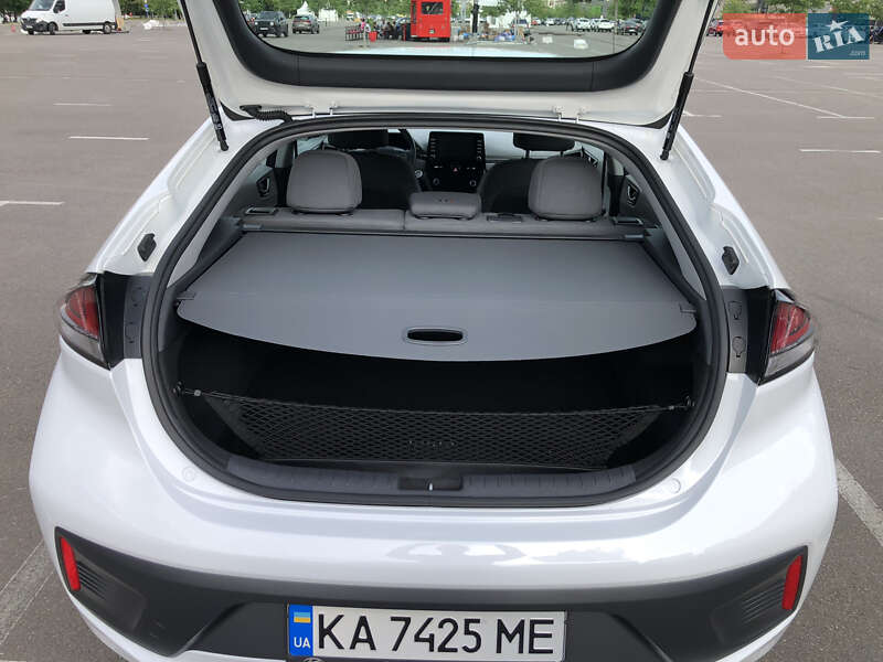 Лифтбек Hyundai Ioniq 2020 в Киеве