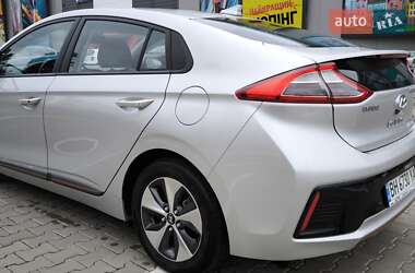 Лифтбек Hyundai Ioniq 2018 в 