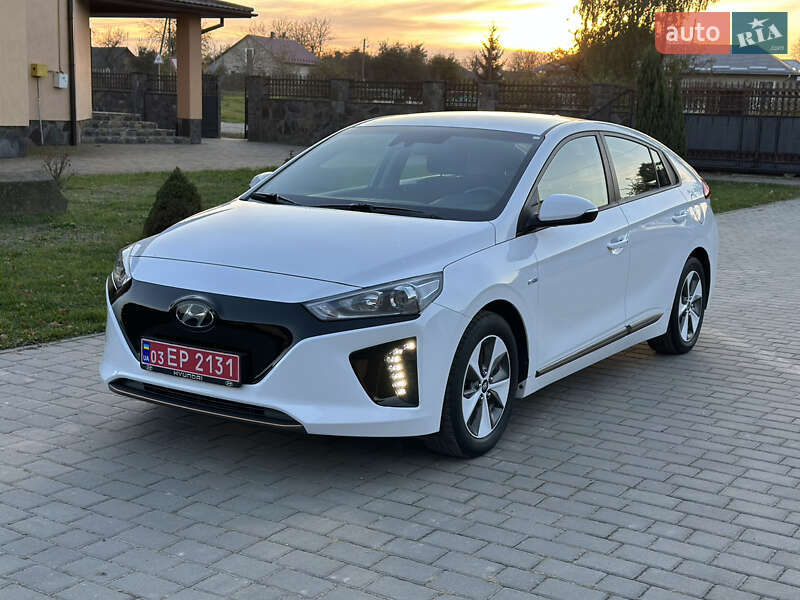 Хетчбек Hyundai Ioniq 2019 в 