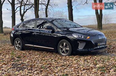 Хэтчбек Hyundai Ioniq 2017 в 