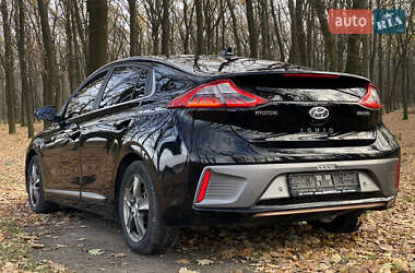 Хэтчбек Hyundai Ioniq 2017 в 
