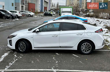 Лифтбек Hyundai Ioniq 2020 в 