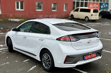 Лифтбек Hyundai Ioniq 2020 в 