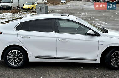 Лифтбек Hyundai Ioniq 2020 в 