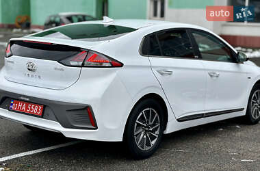 Лифтбек Hyundai Ioniq 2020 в 