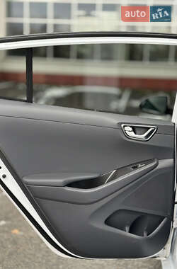 Лифтбек Hyundai Ioniq 2020 в 