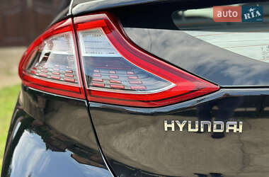 Хэтчбек Hyundai Ioniq 2018 в 