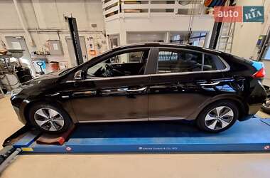 Хэтчбек Hyundai Ioniq 2018 в 