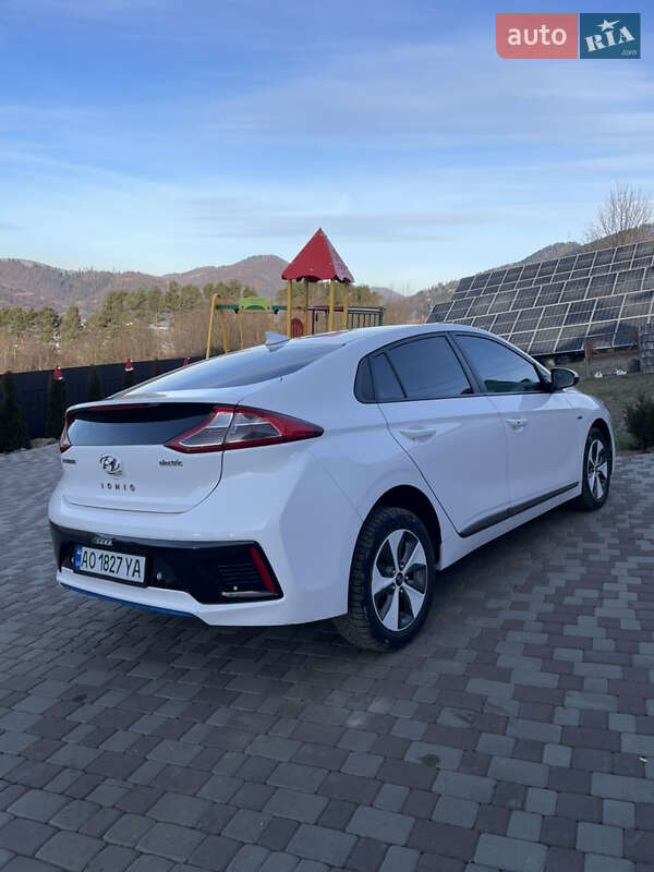 Хэтчбек Hyundai Ioniq 2017 в Ужгороде