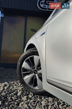 Лифтбек Hyundai Ioniq 2019 в 