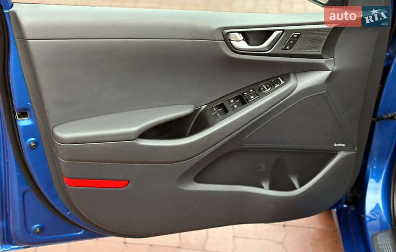 Хэтчбек Hyundai Ioniq 2017 в Киеве