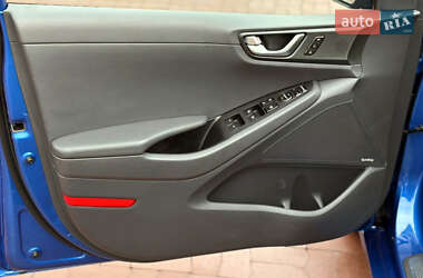 Хэтчбек Hyundai Ioniq 2017 в 