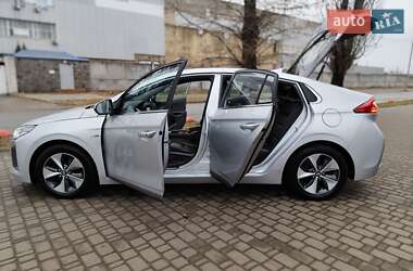Хэтчбек Hyundai Ioniq 2017 в 
