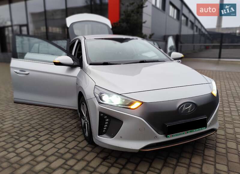 Хэтчбек Hyundai Ioniq 2017 в 