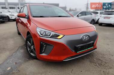 Хетчбек Hyundai Ioniq 2017 в  Хетчбек Hyundai Ioniq 2017 в
