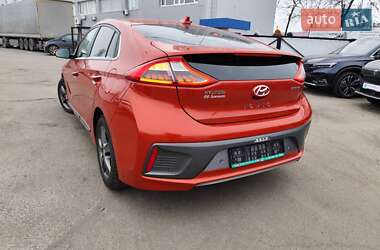 Хетчбек Hyundai Ioniq 2017 в  фото 13 Хетчбек Hyundai Ioniq 2017 в