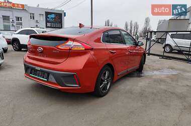 Хетчбек Hyundai Ioniq 2017 в  фото 19 Хетчбек Hyundai Ioniq 2017 в