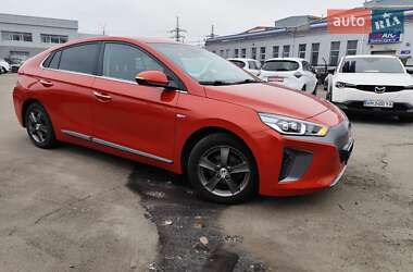 Хетчбек Hyundai Ioniq 2017 в  фото 29 Хетчбек Hyundai Ioniq 2017 в