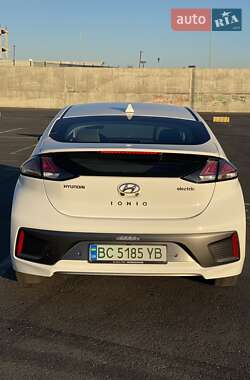 Лифтбек Hyundai Ioniq 2021 в Львове