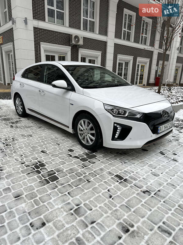 Хэтчбек Hyundai Ioniq 2017 в Киеве