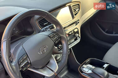 Хетчбек Hyundai Ioniq 2019 в 