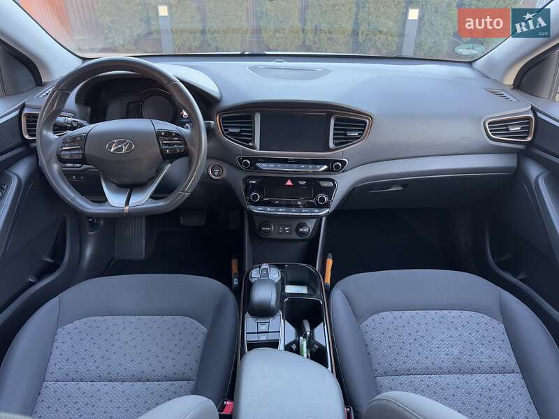 Ліфтбек Hyundai Ioniq 2019 в Чернівцях