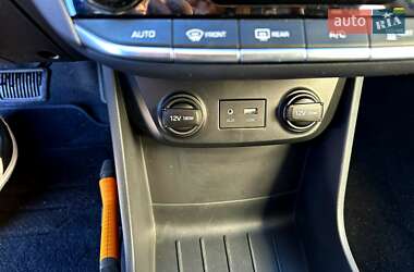 Хетчбек Hyundai Ioniq 2019 в 